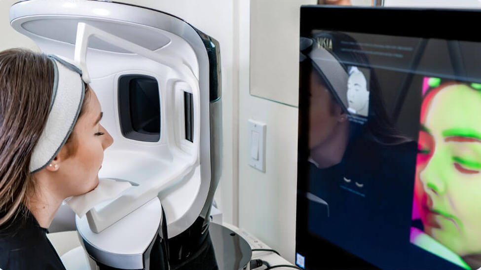 AI Skin Analyzer Magic Mirror Plus