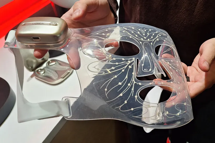 L'Oréal LED Face Mask