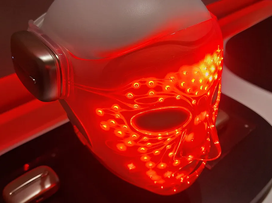 L'Oréal LED Face Mask